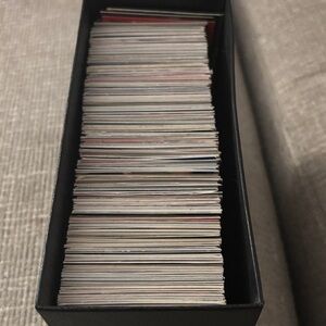 500 sports cards comes in a Pokemon etb box